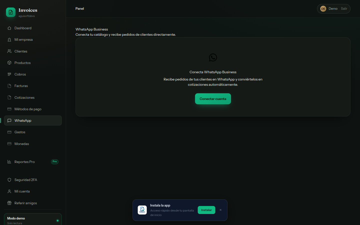 Panel WhatsApp — Estado de conexión, sync de catálogo con un clic, pedidos recientes recibidos como cotizaciones y URL de webhook copiable.